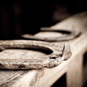 Horseshoe Pitching, Hufeisenwerfen
