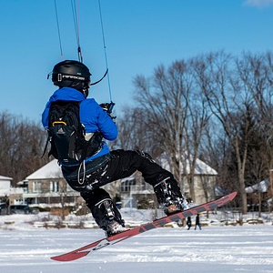Snowkiting